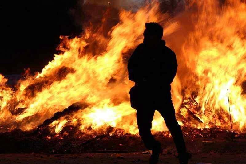 Житель Находки поджёг человека за оскорбление бабушки