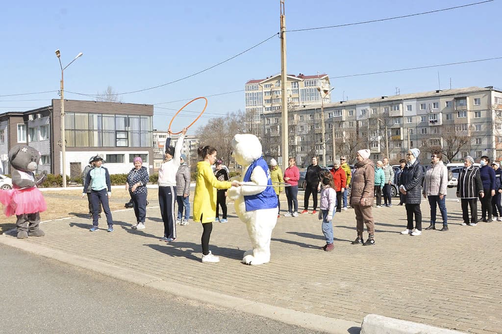 В Находке состоялось открытие нового сезона социального проекта «Зарядка на свежем воздухе»