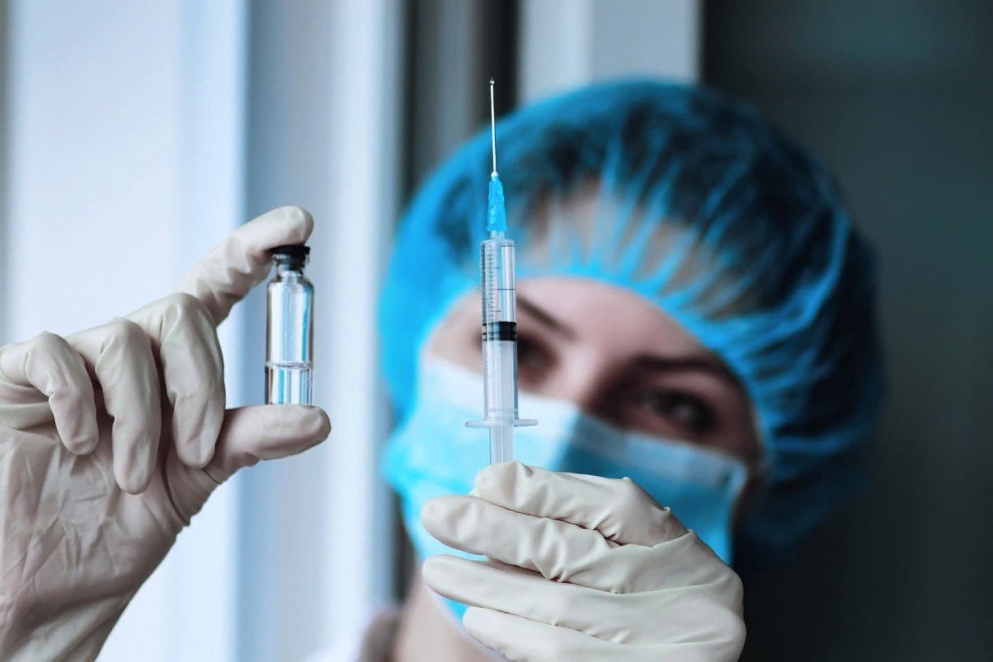 В Находке мобильный пункт вакцинации от COVID-19 открыт на территории торгового комплекса «Купеческий»