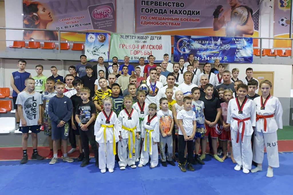В Находке чествовали Чемпиона России по боксу