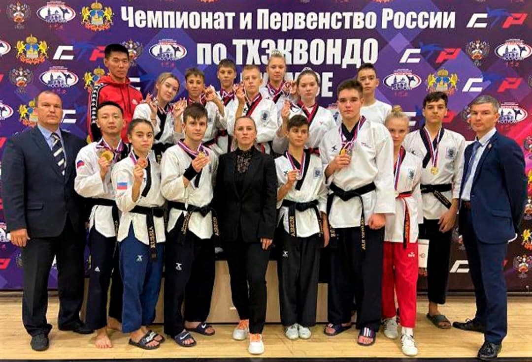 Находкинские Тхеквондисты привезли 17 медалей с Чемпионата и Первенства России