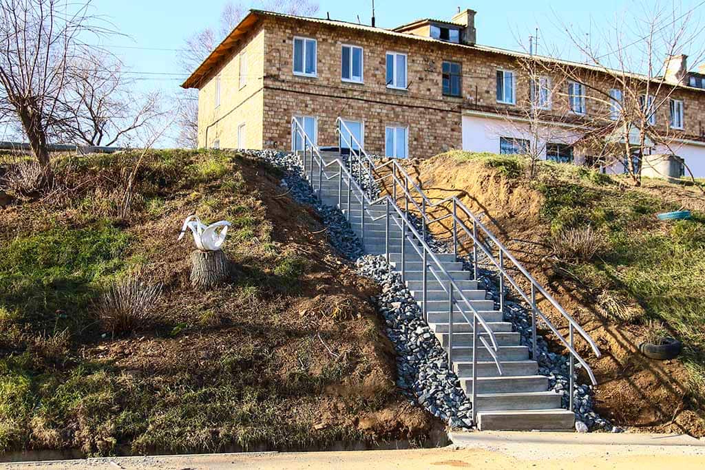 В Находке завершается ремонт лестниц по просьбам жителей