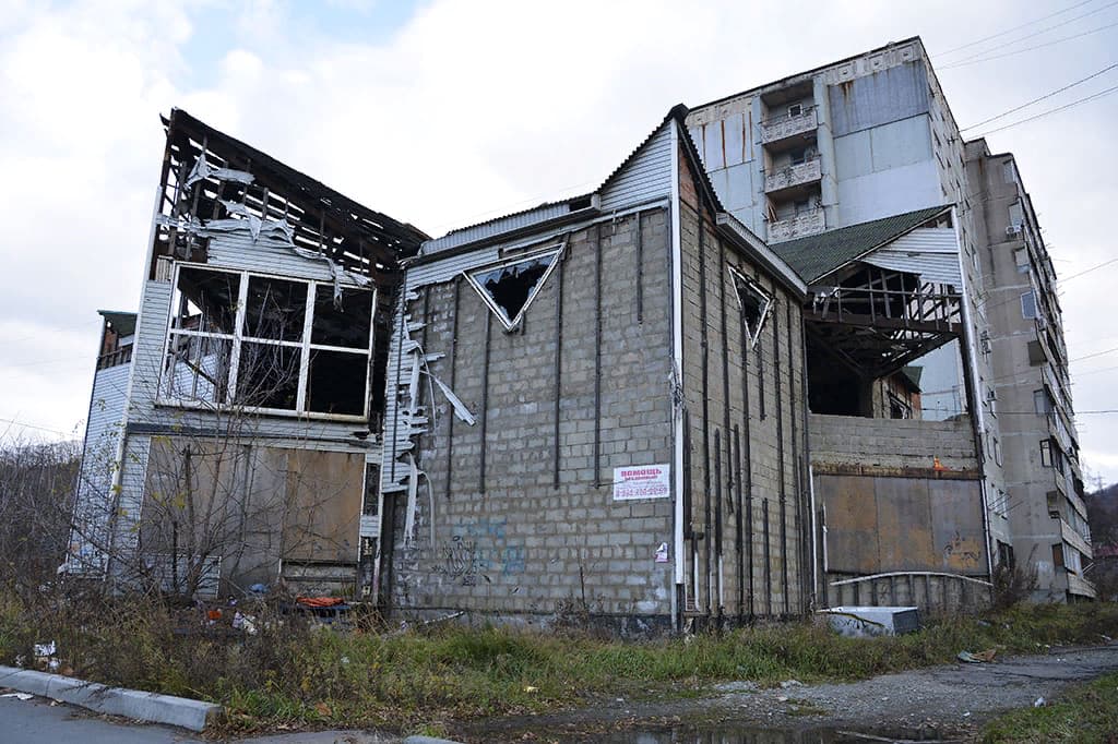 В Находке к собственнику заброшенного здания обещают применить меры административного наказания