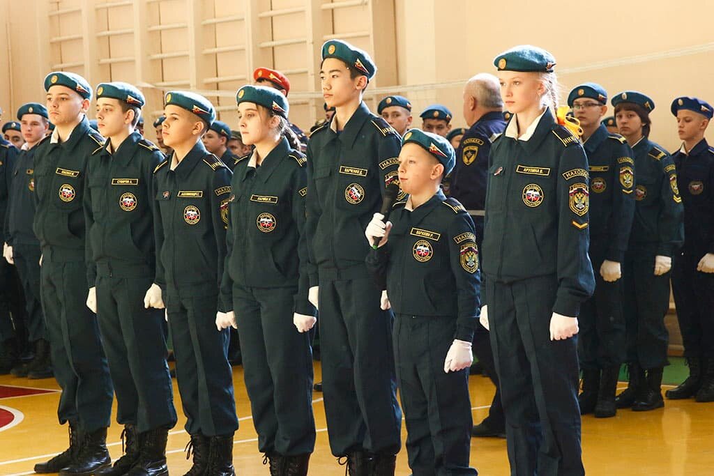 В Находке 30 семиклассников школы № 7 «Эдельвейс» приняли Клятву кадета