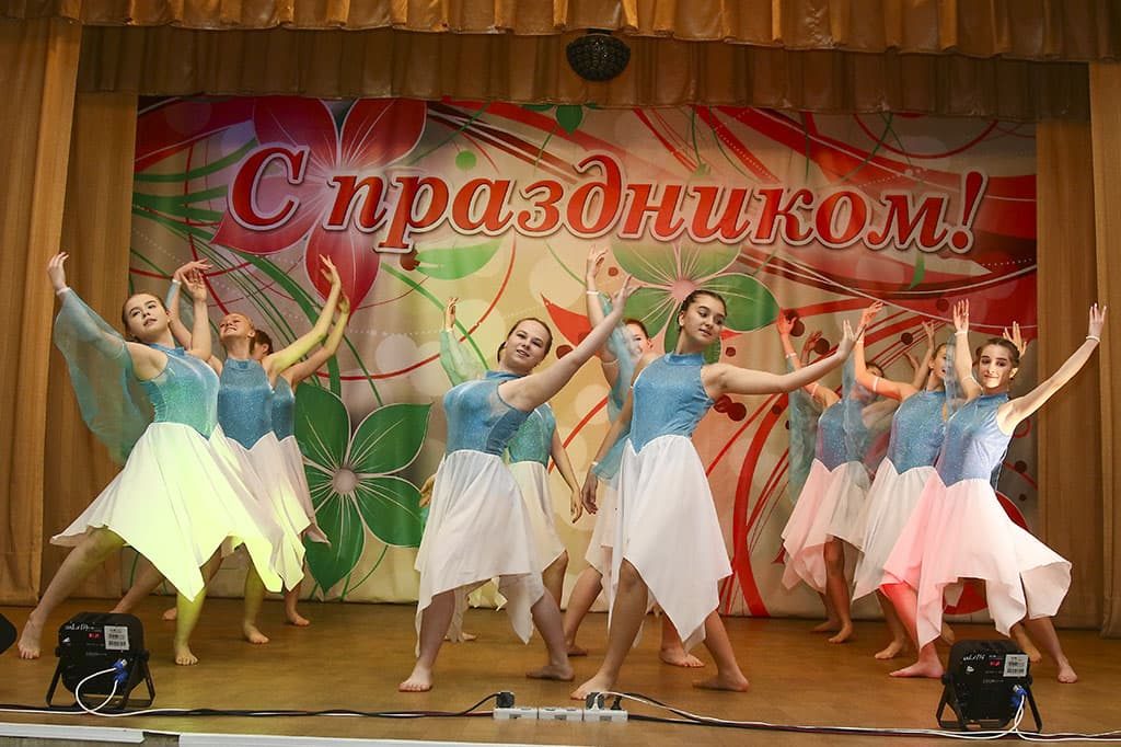 В Находке поздравили работников сферы культуры в ДК им. Юрия Гагарина