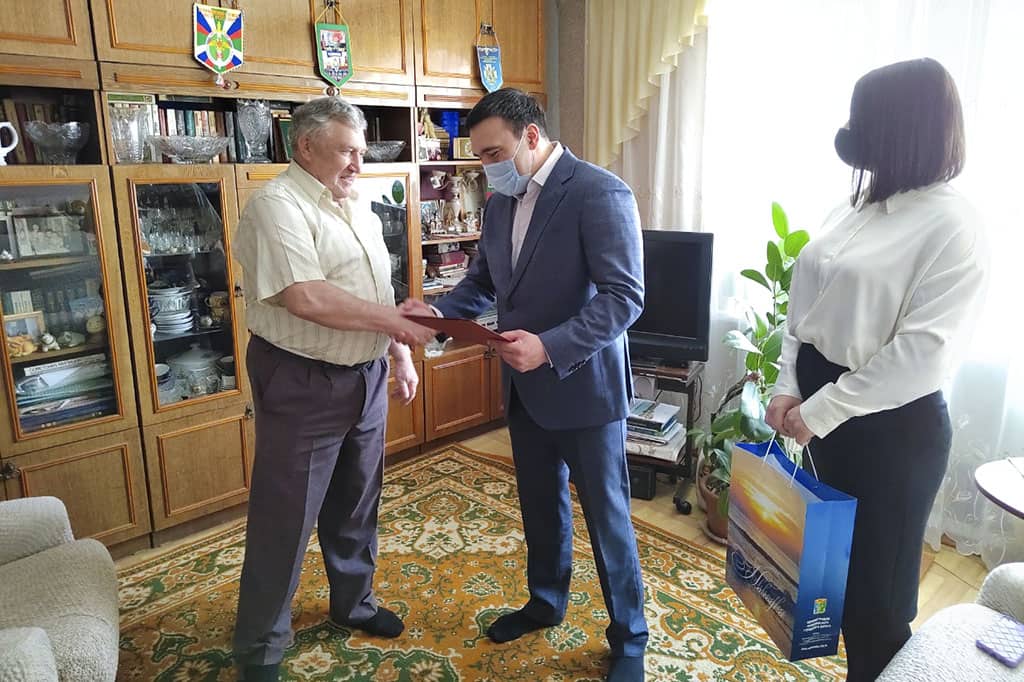 Председателя Совета ветеранов Находки поздравил мэр города