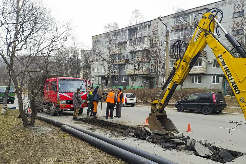 МУП «Находка-Водоканал» приступил к замене аварийного водопровода на улице Рыбацкой