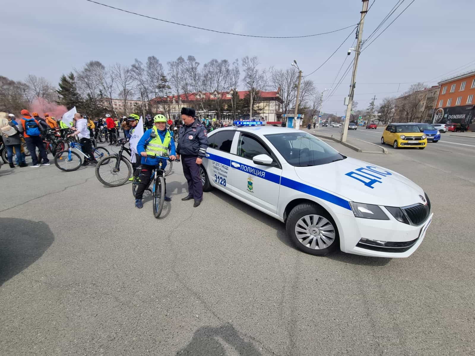 Полицейские Находки напоминают - скутер, мопед, мотоцикл, велосипед, моноколесо - опасное транспортное средство