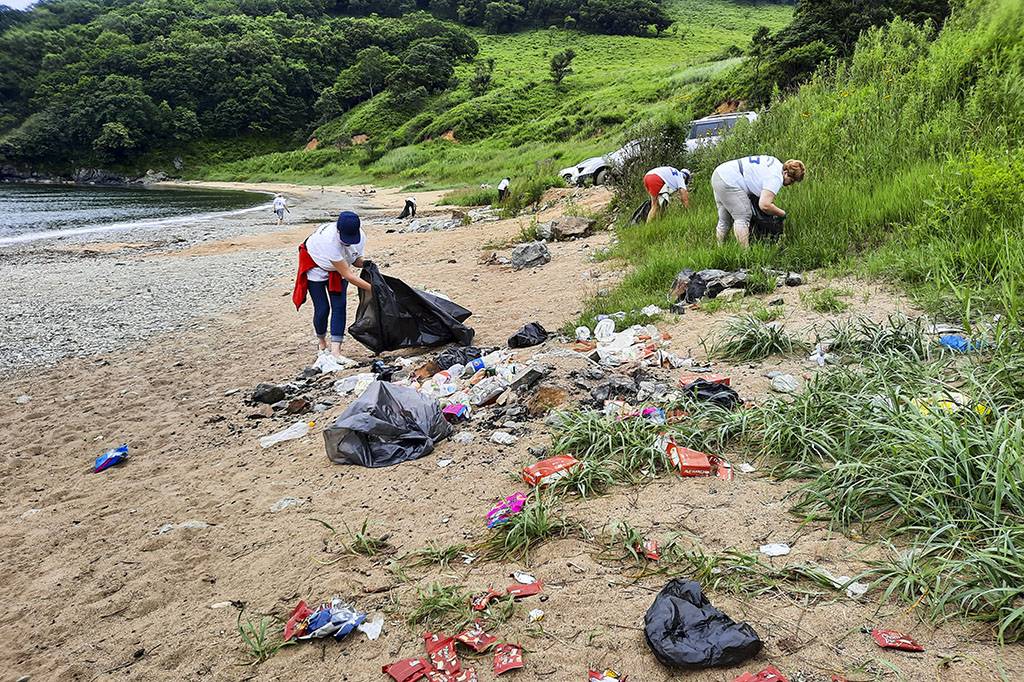 Пляж Лесной в Находке убрали от мусора