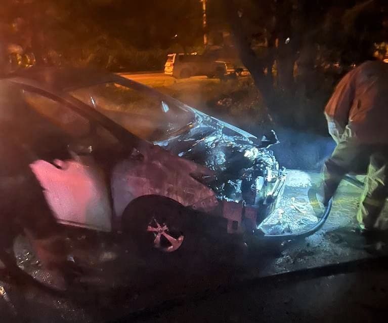 В Находке пожарные ликвидировали возгорание автомобиля на улице Арсеньева