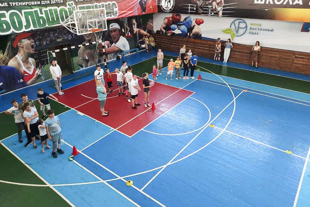 В Находкинском СК «Портовик» состоялись соревнования для детей с ограниченными возможностями здоровья