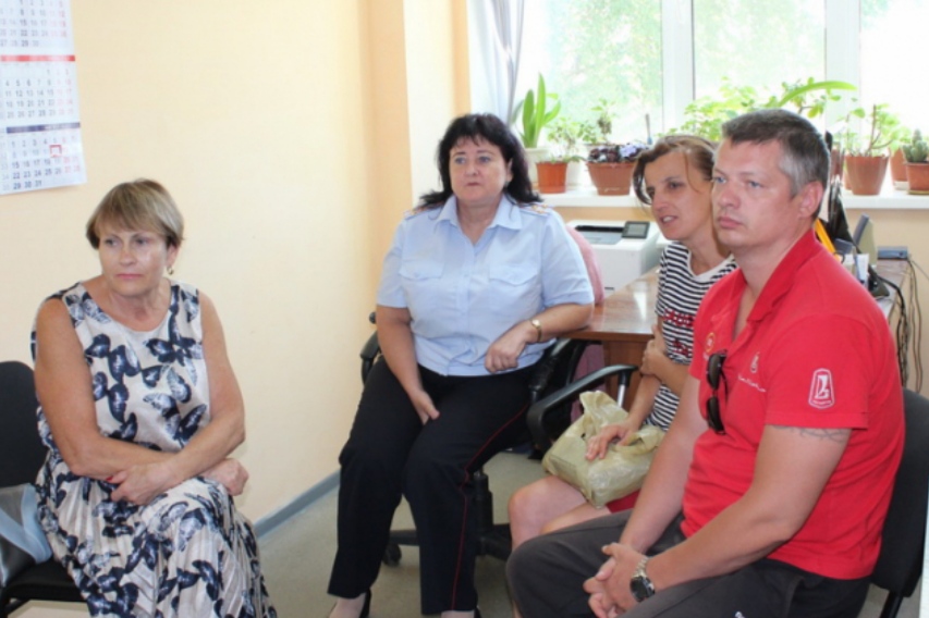 В Находке сотрудники полиции и общественники провели встречу с гражданами, прибывшими с Украины