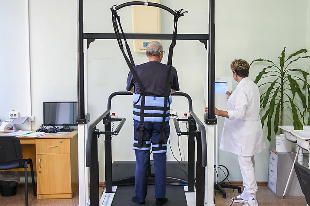 В Находкинскую городскую больницу поступило новое оборудование для реабилитации пациентов после инсульта