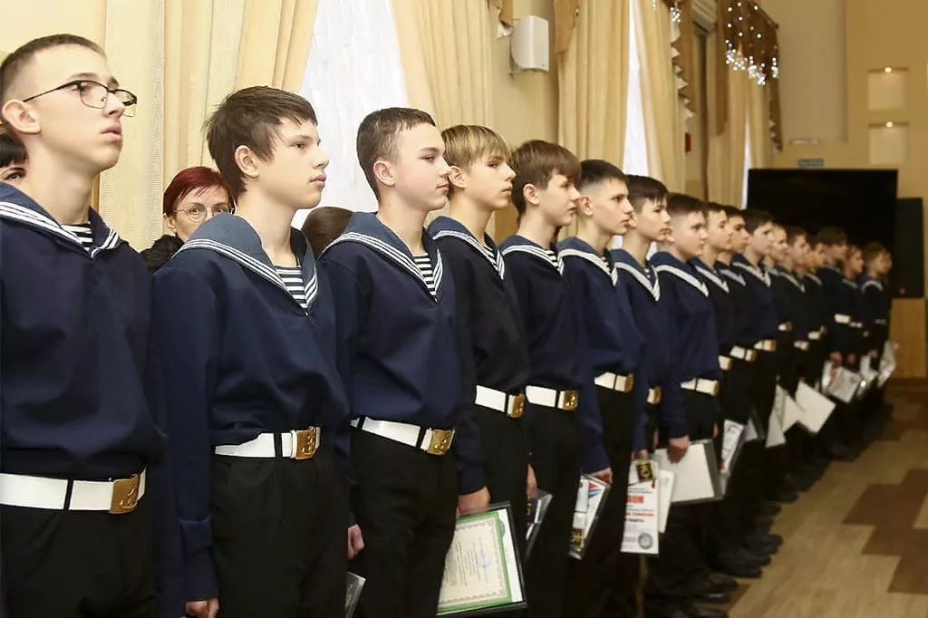 Юные находкинцы дали клятву кадета своим товарищам, педагогам и родителям