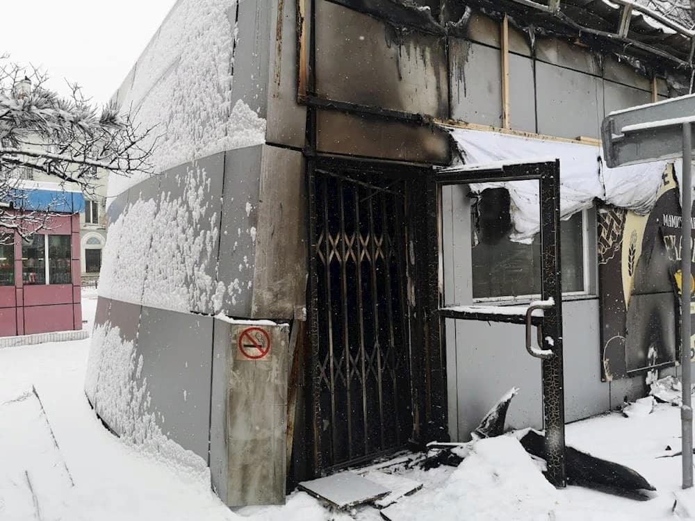 В Находке пожарные ликвидировали возгорание в павильоне «Мамин Хлеб» на улице Ленинской
