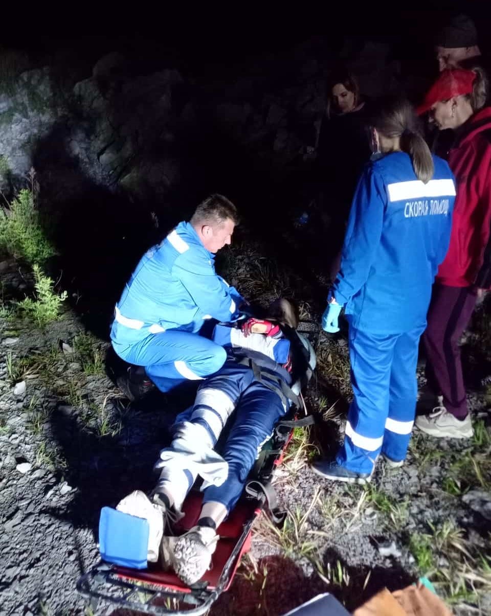 Находкинские спасатели оказали первую помощь потерпевшему крушение парапланеристу
