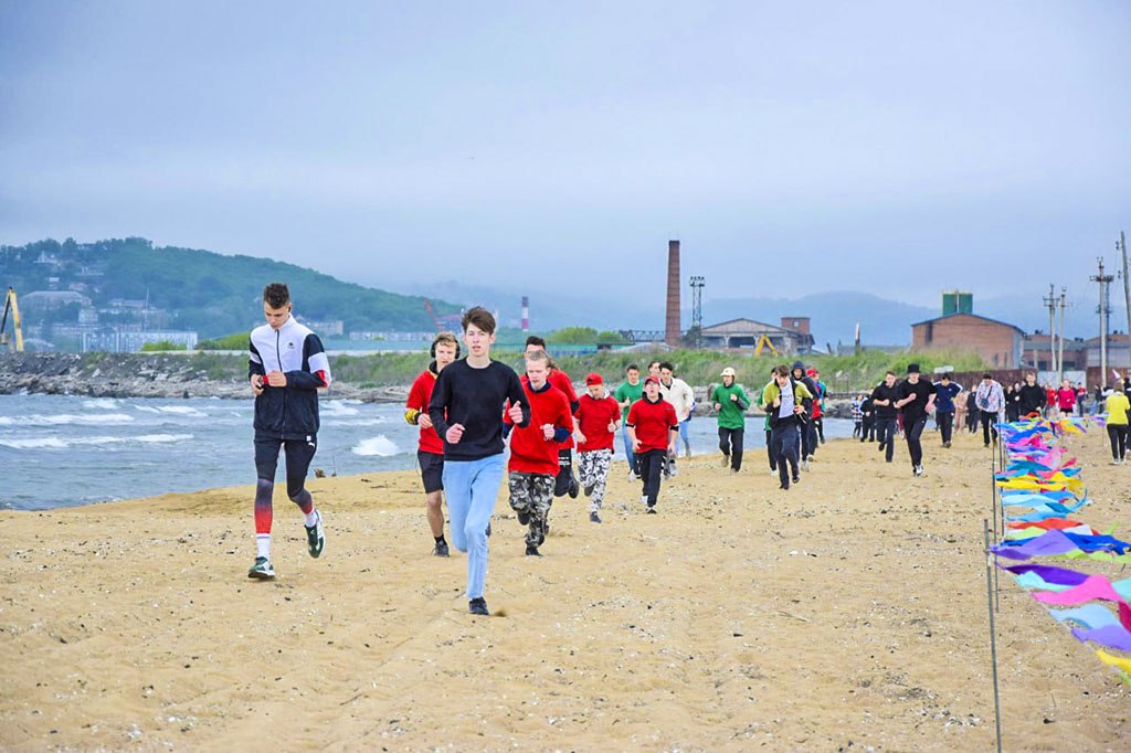 Более 100 жителей Находки прияли участие в молодёжном забеге