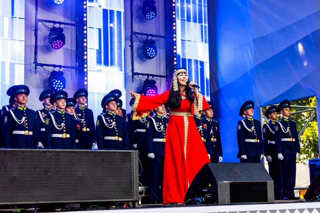 Находкинская поэтесса Ольга Плотникова стала победительницей Всероссийского открытого конкурса патриотической песни «Время героев»