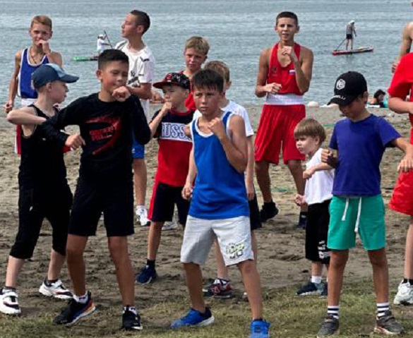 В Находке состоялся «Праздник бокса» на пляже Золотари