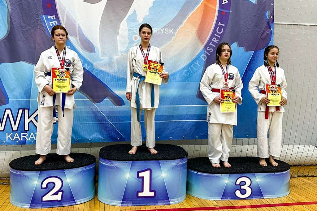 Находкинские каратисты завоевали более 30 медалей на чемпионате и первенстве Приморского края