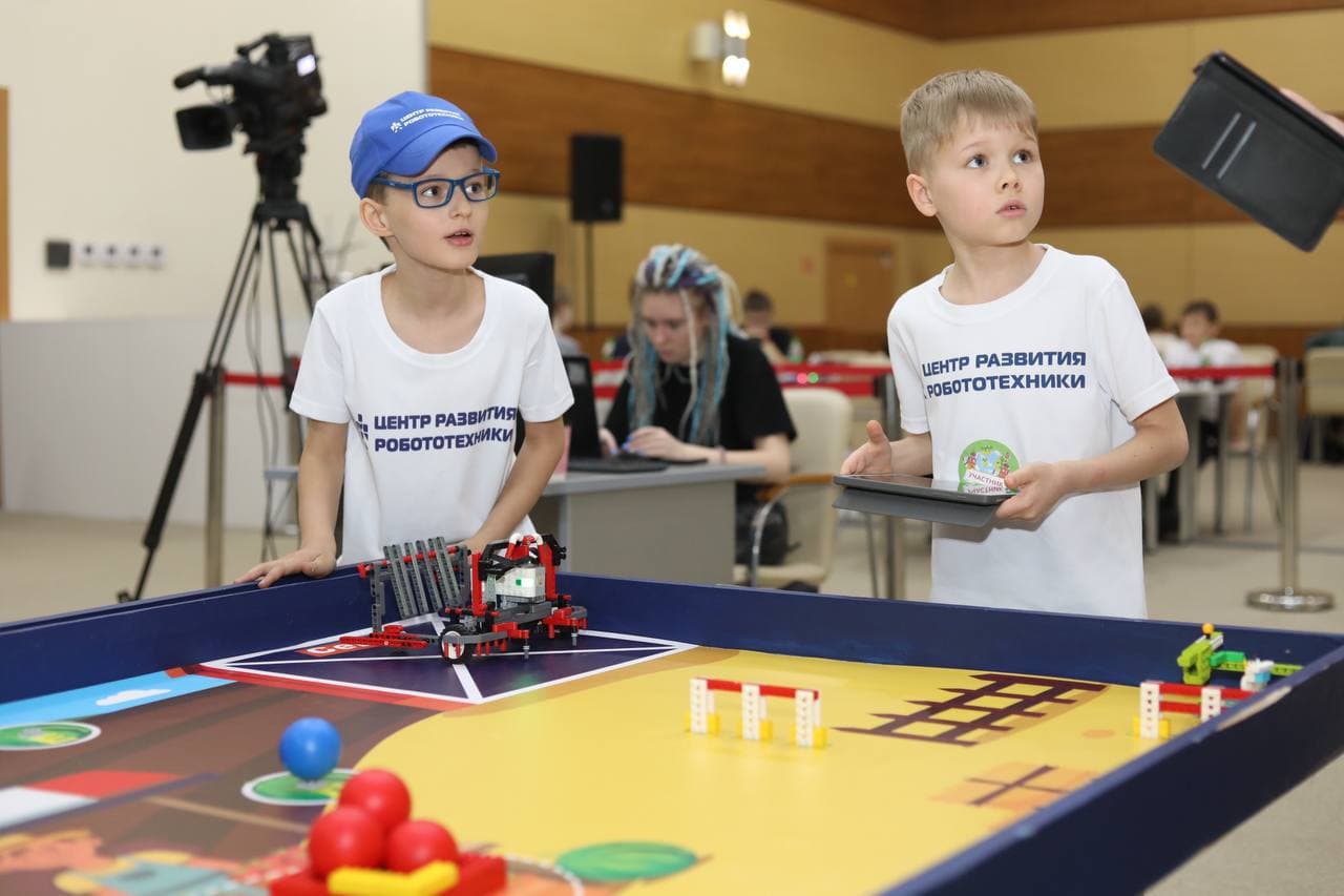 Во Владивостоке прошли соревнования регионального этапа Российской робототехнической Олимпиады